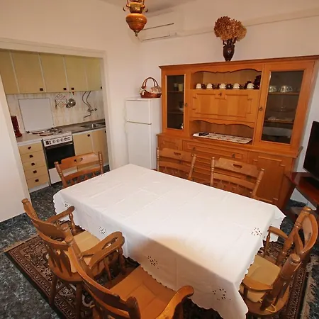Apartment In 33297 Zadar